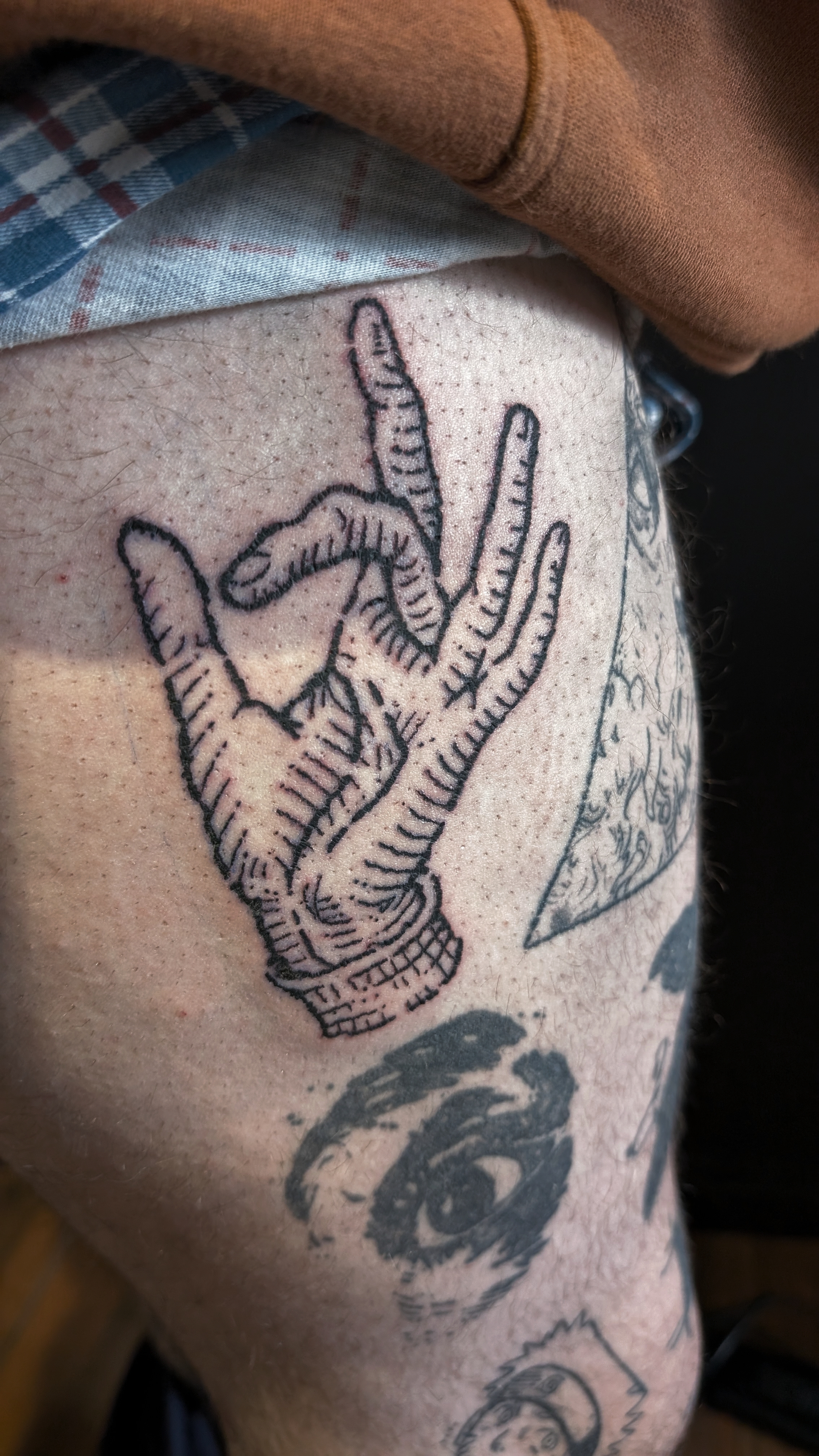 Tatouage full black ou ornemental par Karl Combas à Épinal - Réalisation 1